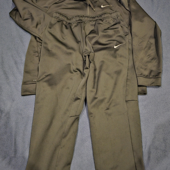 Nike Black Tracksuit - Picture 1 of 9